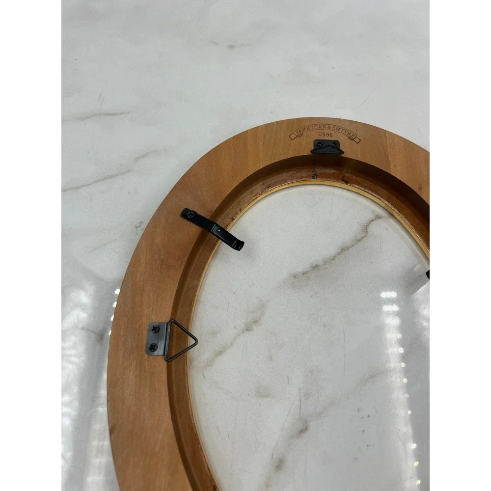 Van Hygan & Smythe CS95 Oval Wood Wall Frame Brown Gold Trim 8.5x10.5